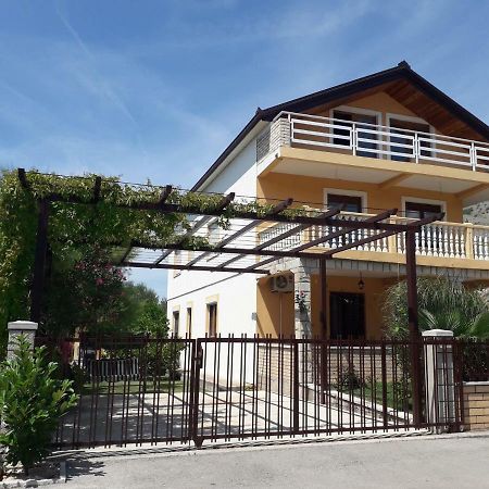 Apartmani Sara Trebinje Exterior foto